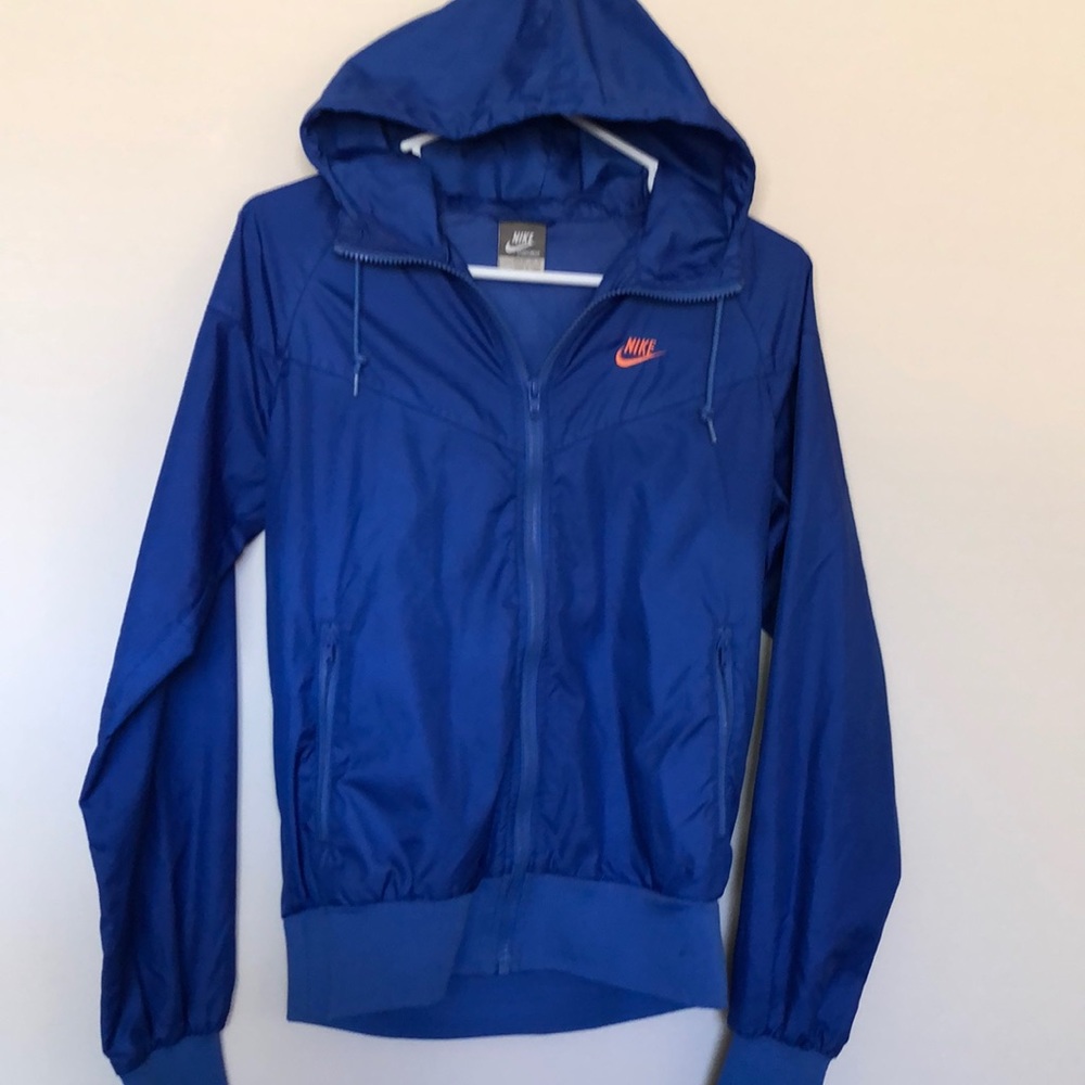 Women’s Hooded Nike Windbreaker, size medium